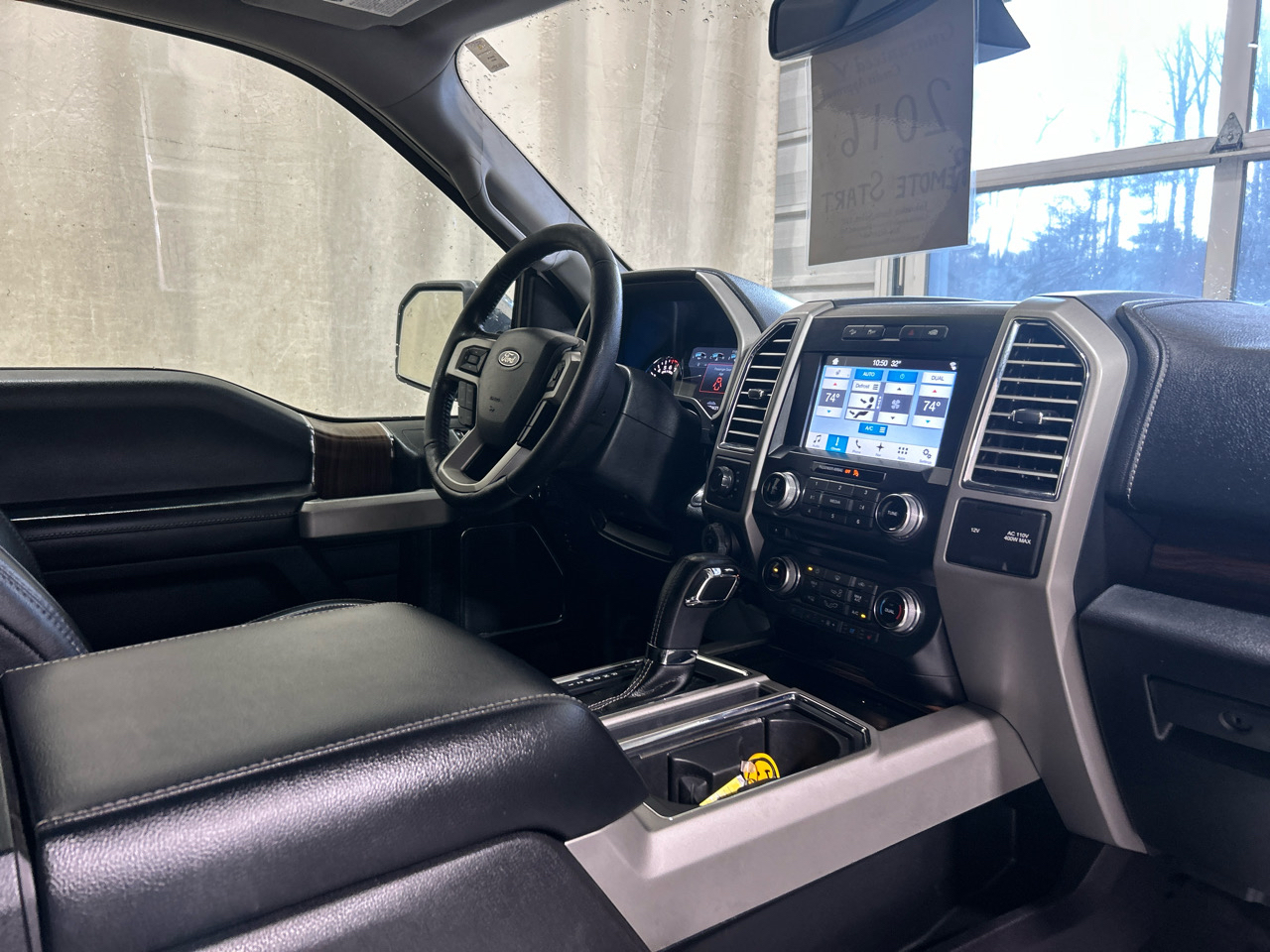 Ford F-150 4WD SuperCrew 150" Lariat 2016