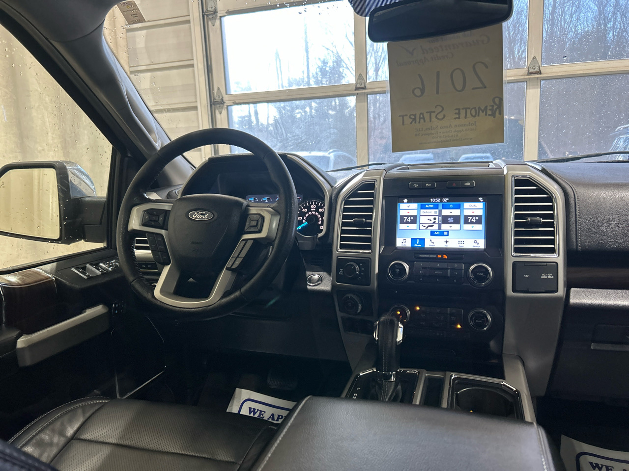 Ford F-150 4WD SuperCrew 150" Lariat 2016