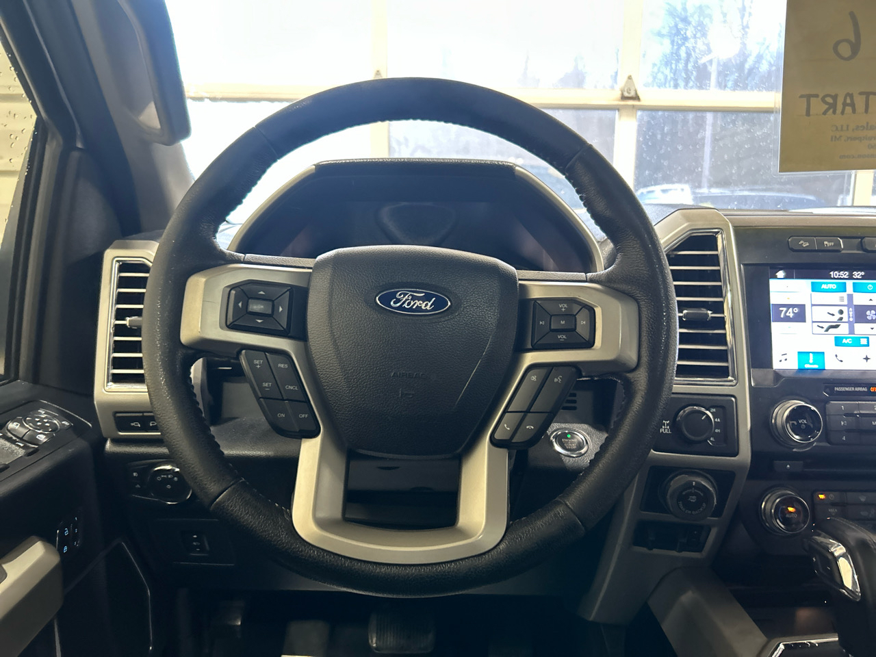 Ford F-150 4WD SuperCrew 150" Lariat 2016