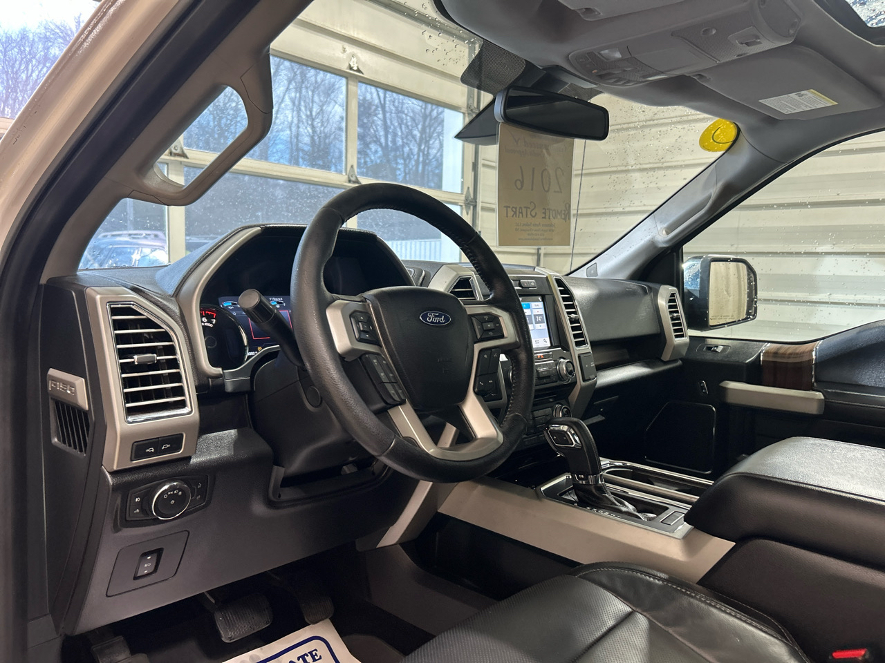 Ford F-150 4WD SuperCrew 150" Lariat 2016