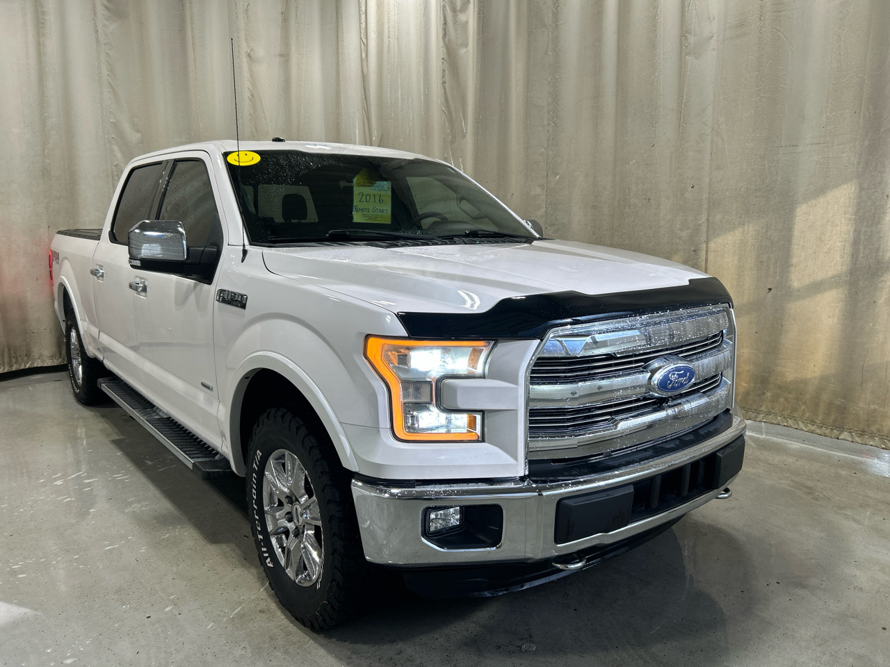 Ford F-150 4WD SuperCrew 150" Lariat 2016