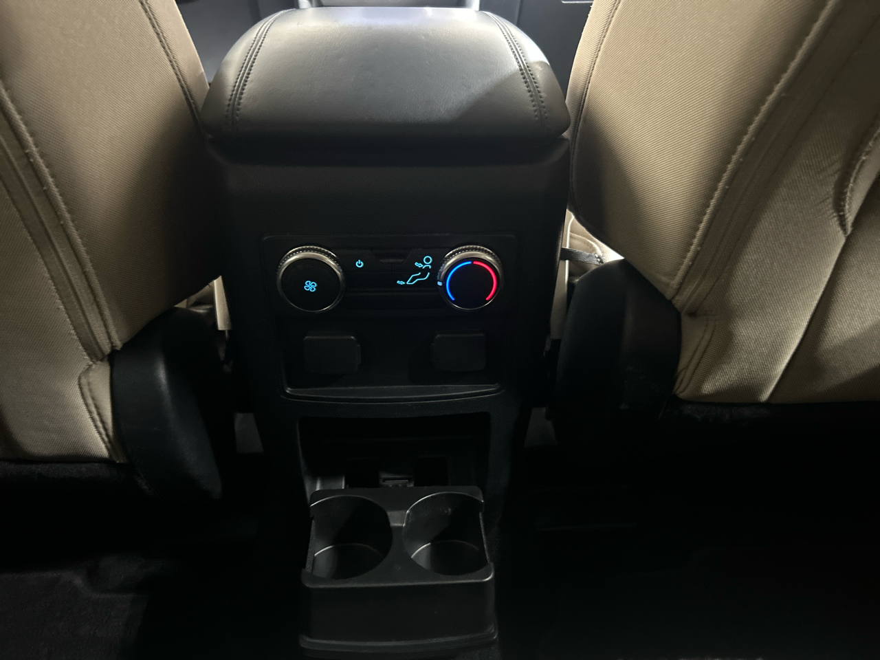 Ford Explorer Base 4WD 2022