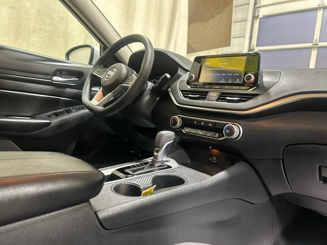 Nissan Altima 2.5 S Sedan 2022