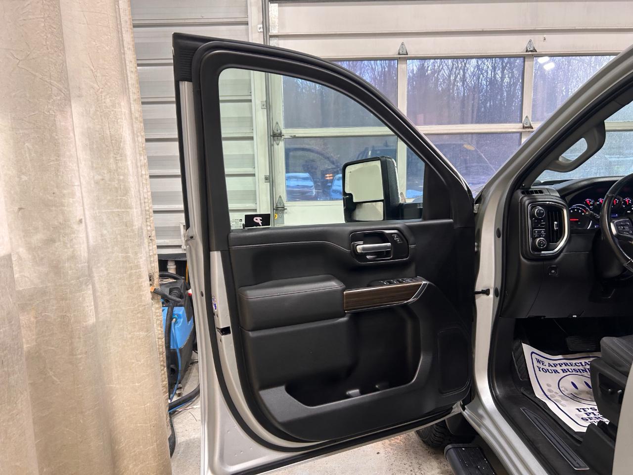 Chevrolet Silverado 2500HD 4WD Crew Cab 172" LT 2021