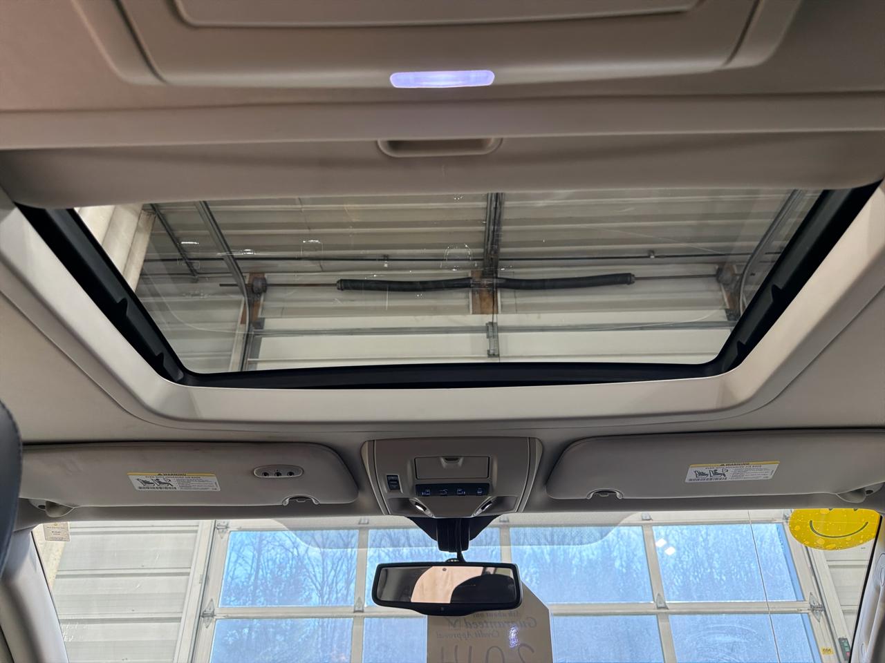 Chrysler Town & Country 4dr Wgn Touring-L 30th Anniversary 2014