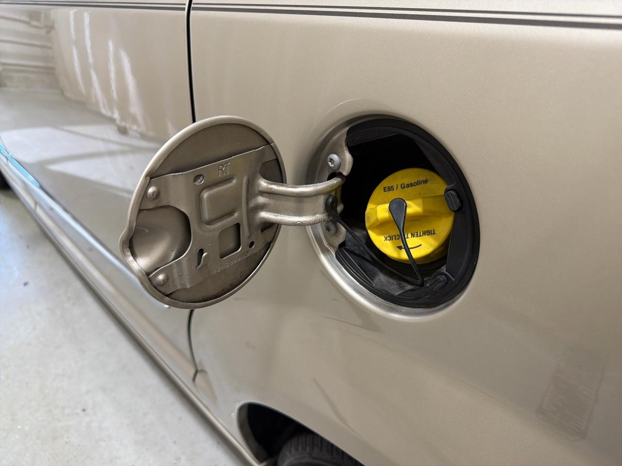 Chrysler Town & Country 4dr Wgn Touring-L 30th Anniversary 2014