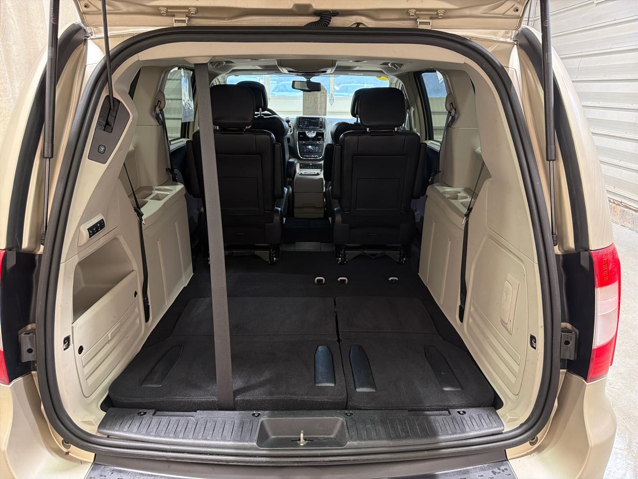 Chrysler Town & Country 4dr Wgn Touring-L 30th Anniversary 2014