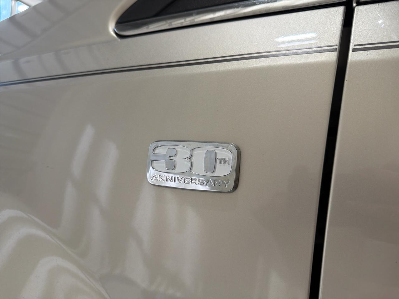 Chrysler Town & Country 4dr Wgn Touring-L 30th Anniversary 2014