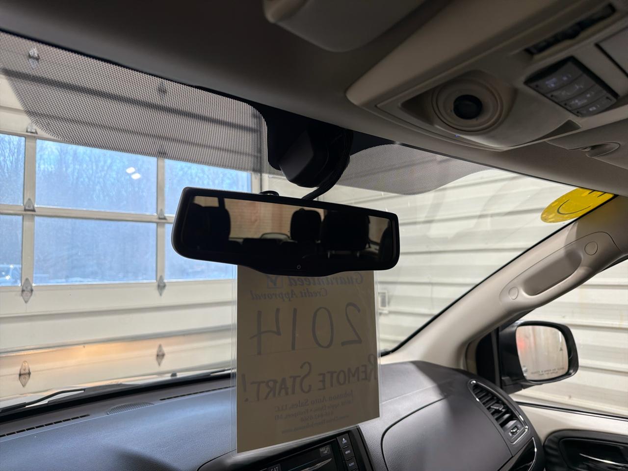 Chrysler Town & Country 4dr Wgn Touring-L 30th Anniversary 2014