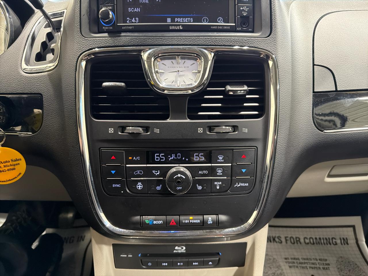 Chrysler Town & Country 4dr Wgn Touring-L 30th Anniversary 2014