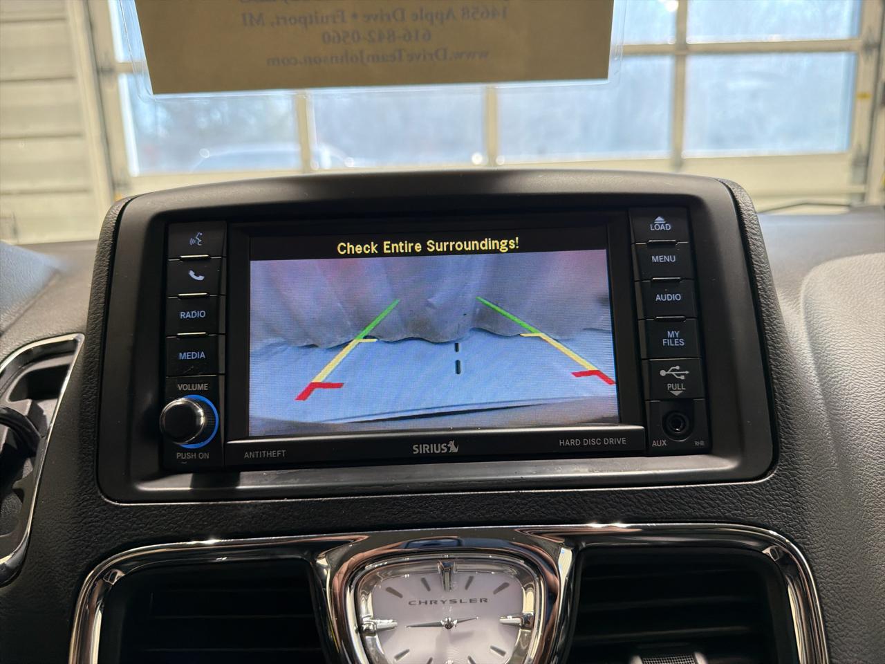 Chrysler Town & Country 4dr Wgn Touring-L 30th Anniversary 2014