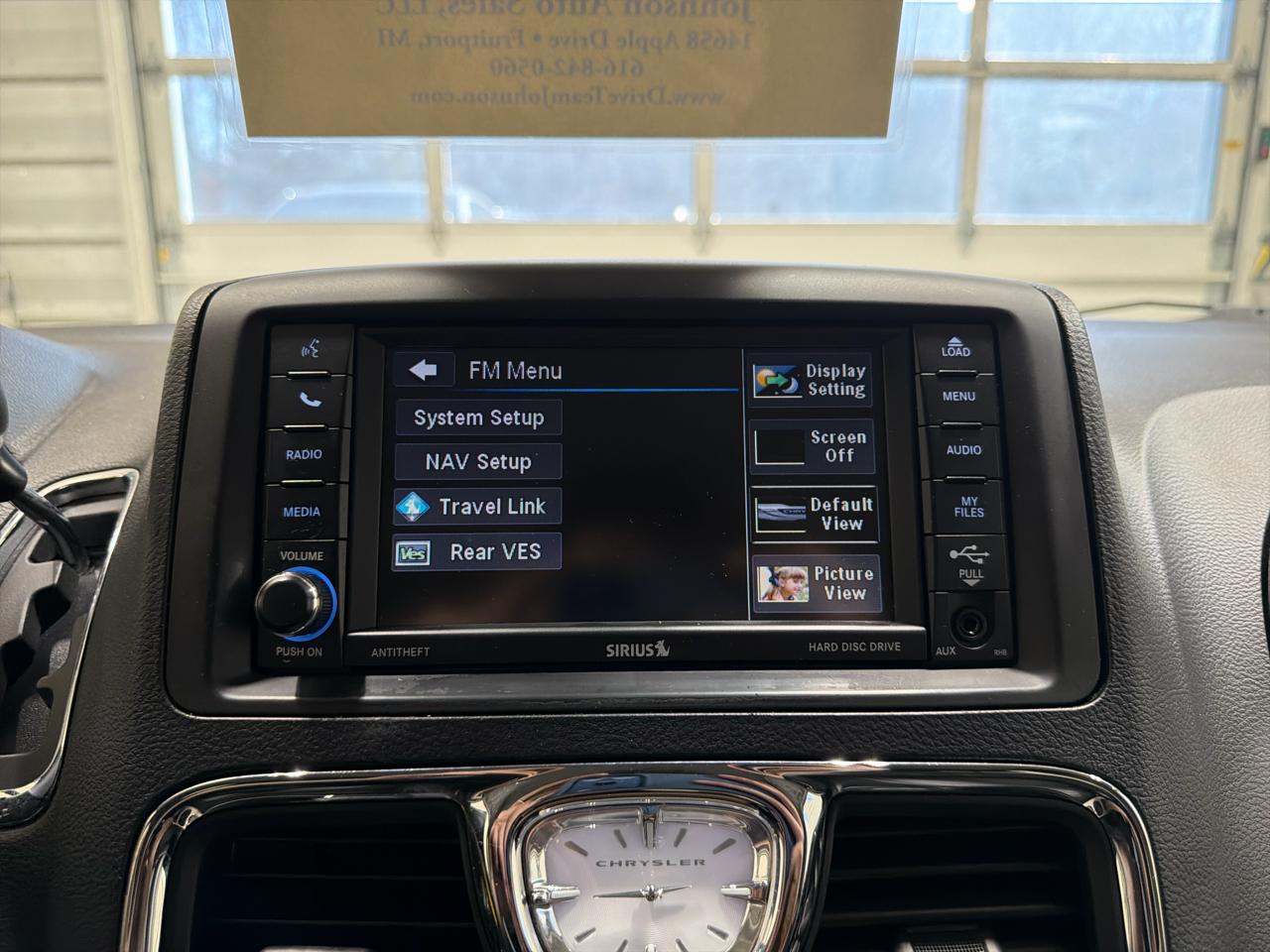 Chrysler Town & Country 4dr Wgn Touring-L 30th Anniversary 2014