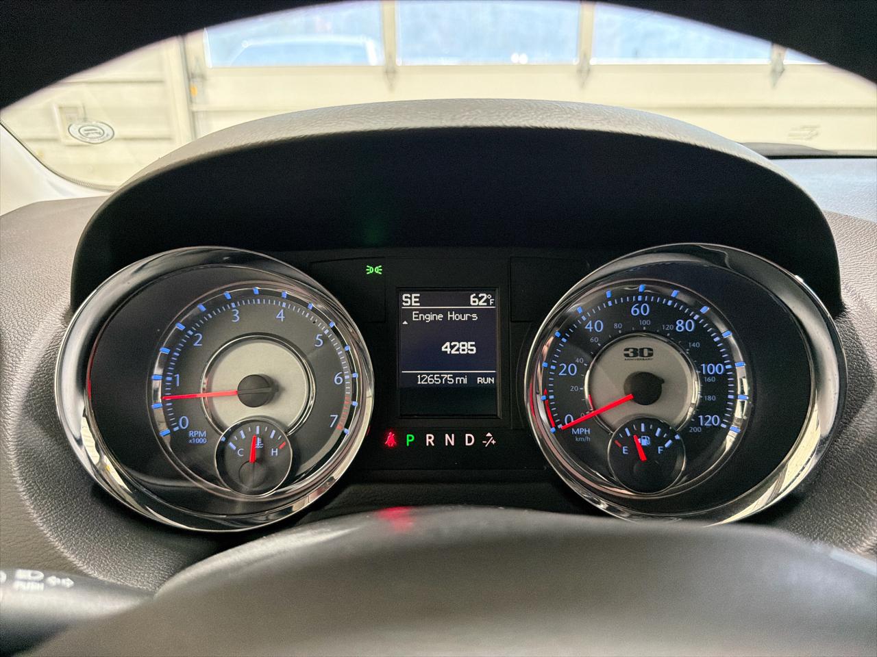 Chrysler Town & Country 4dr Wgn Touring-L 30th Anniversary 2014