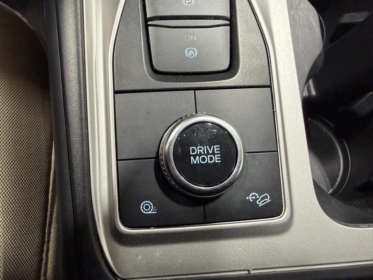 Ford Explorer Base 4WD 2023