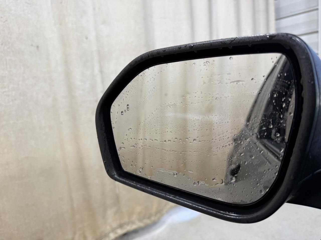 Ford Explorer Base 4WD 2023