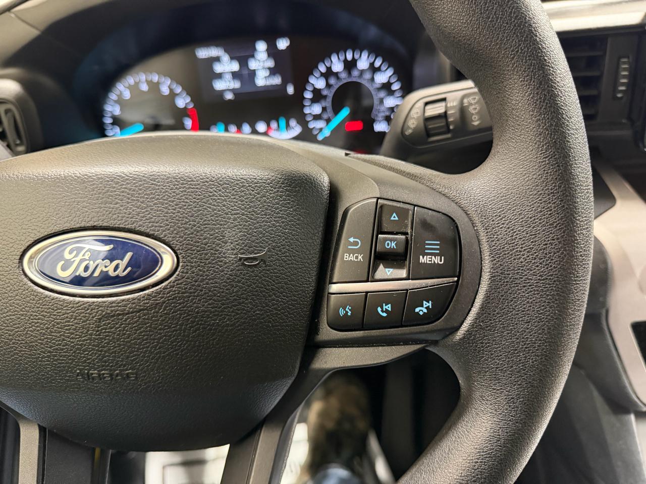 Ford Explorer Base 4WD 2023