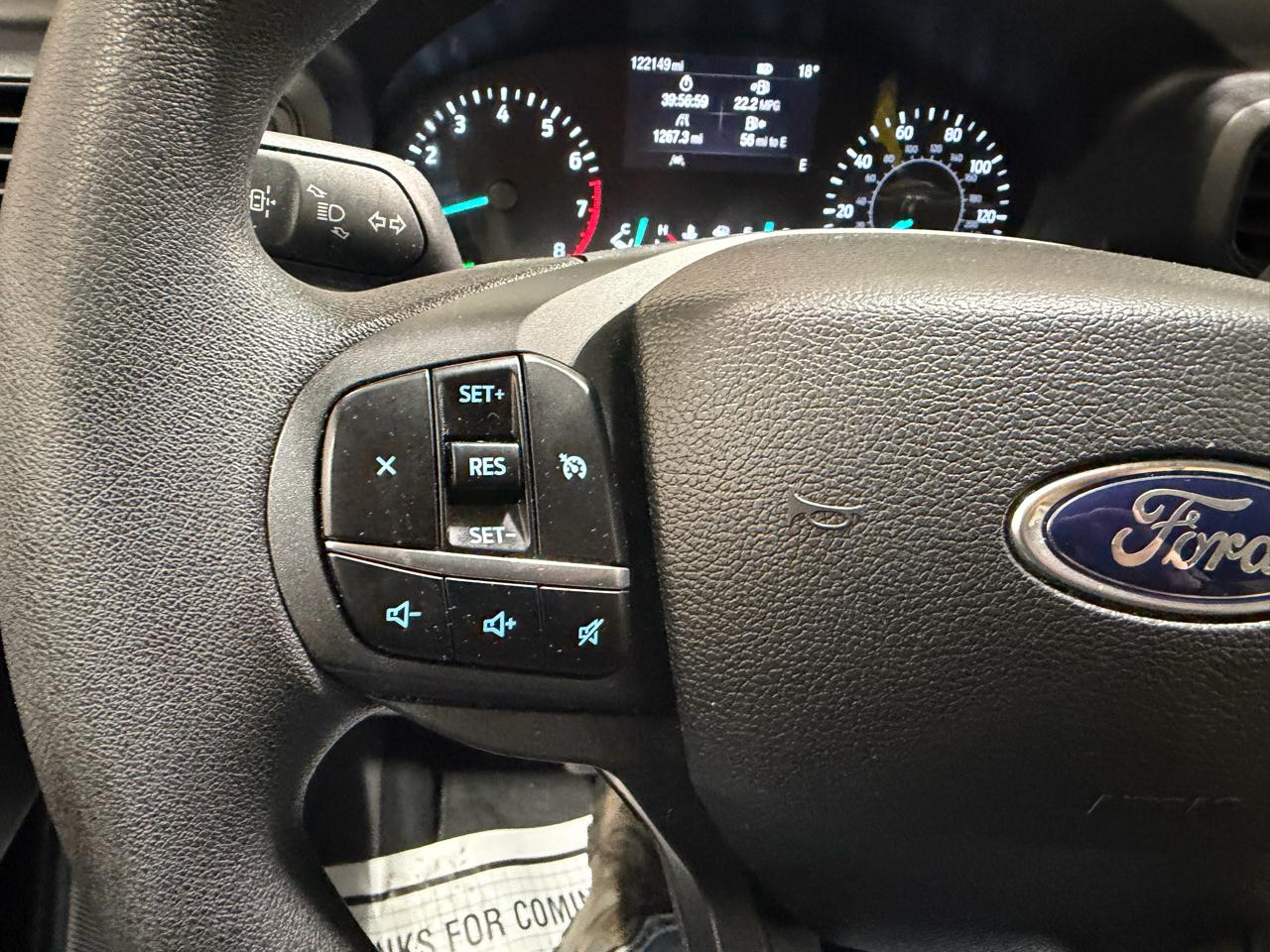 Ford Explorer Base 4WD 2023