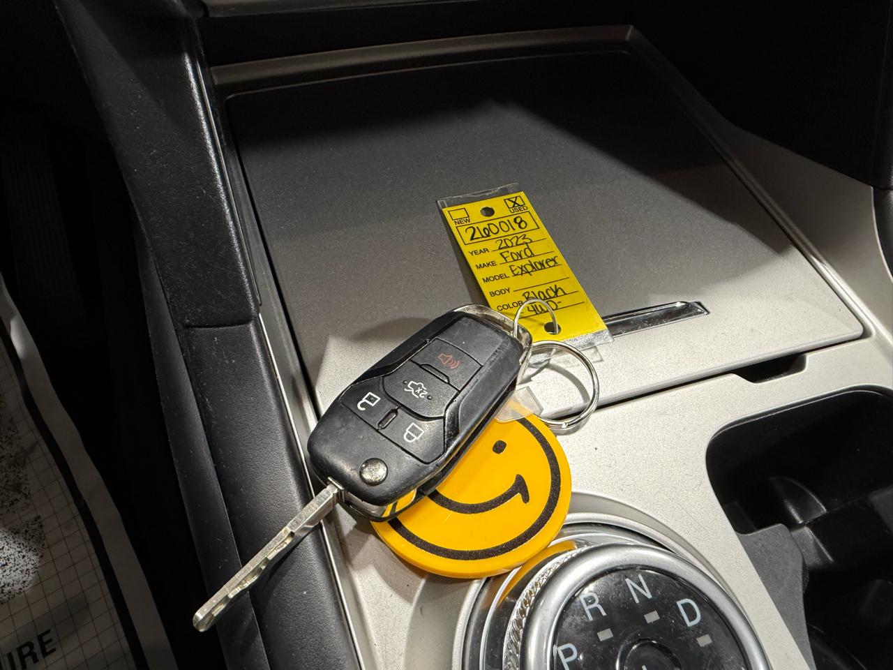 Ford Explorer Base 4WD 2023