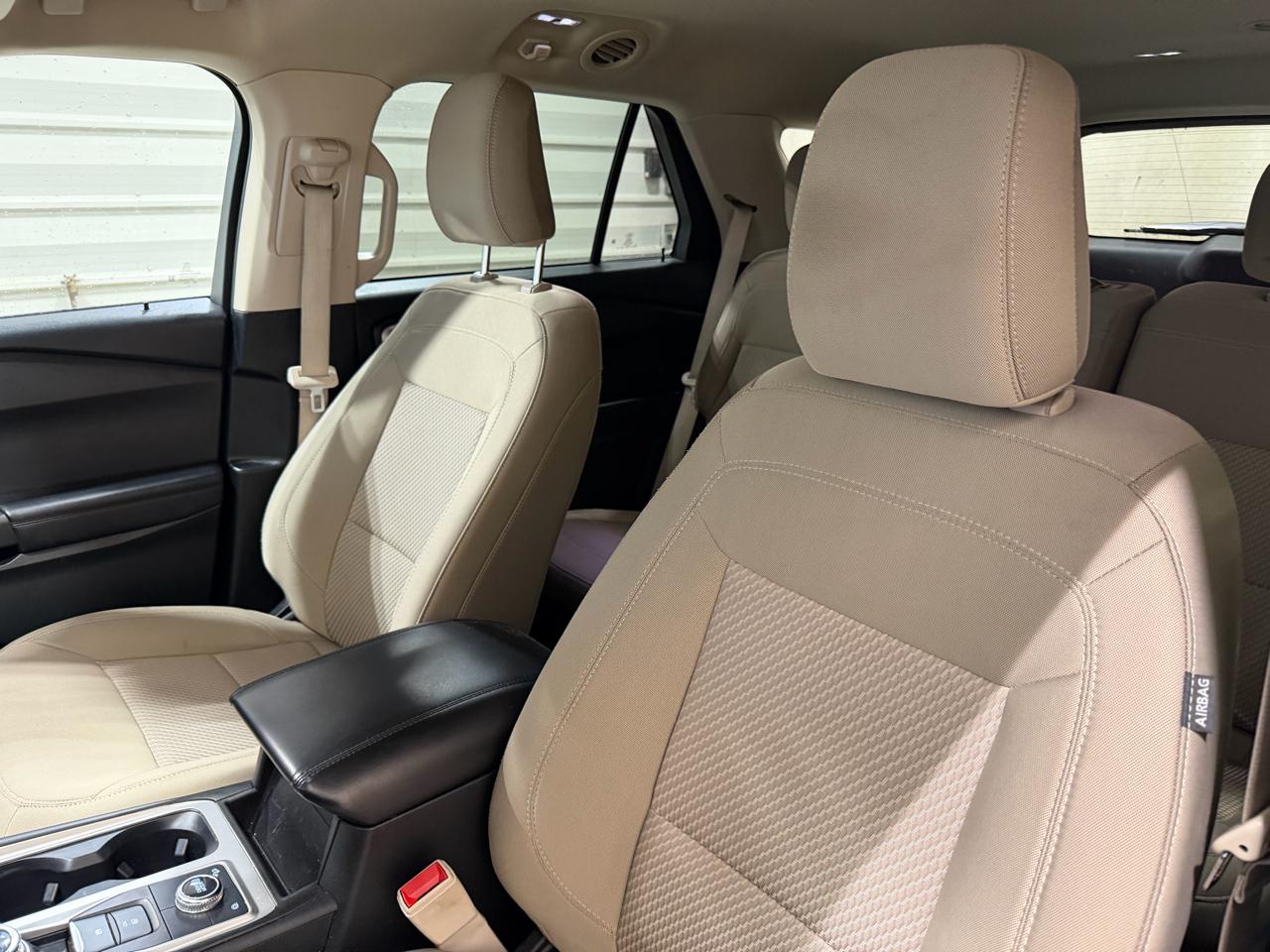 Ford Explorer Base 4WD 2023