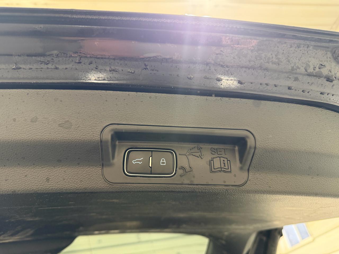 Ford Explorer Base 4WD 2023