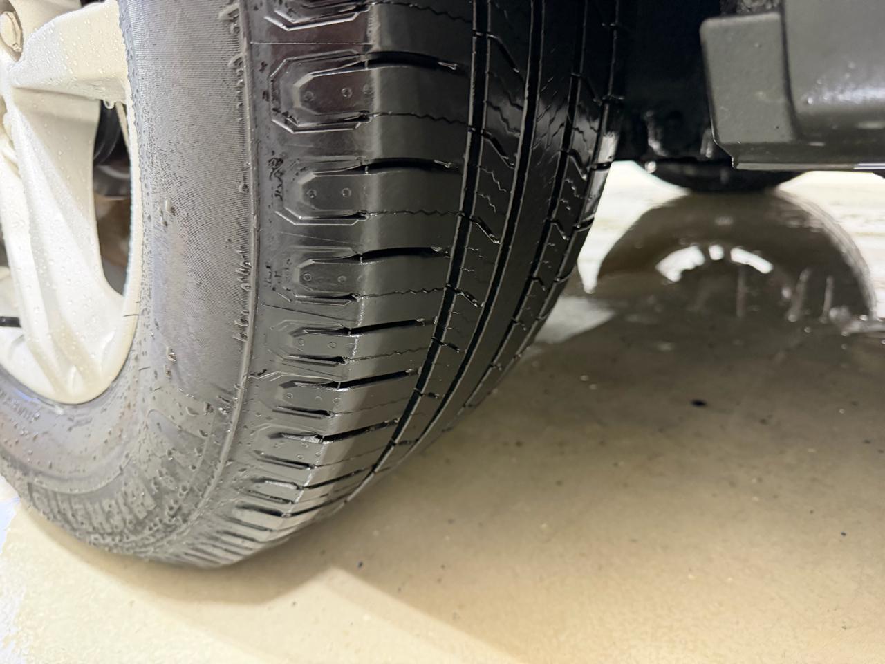 Ford Explorer Base 4WD 2023