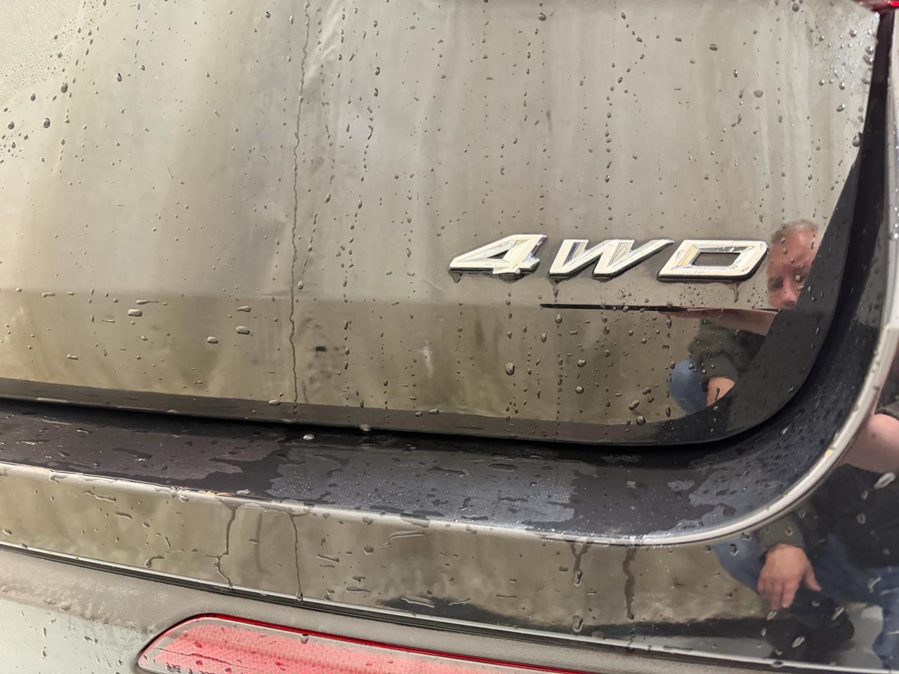 Ford Explorer Base 4WD 2023