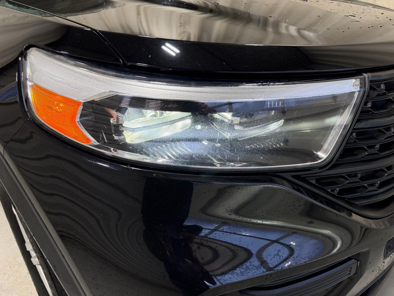 Ford Explorer Base 4WD 2023