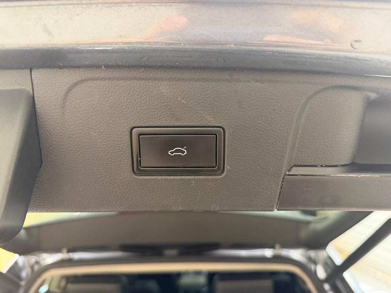 Volkswagen Atlas 3.6L V6 SE w/Technology FWD 2019