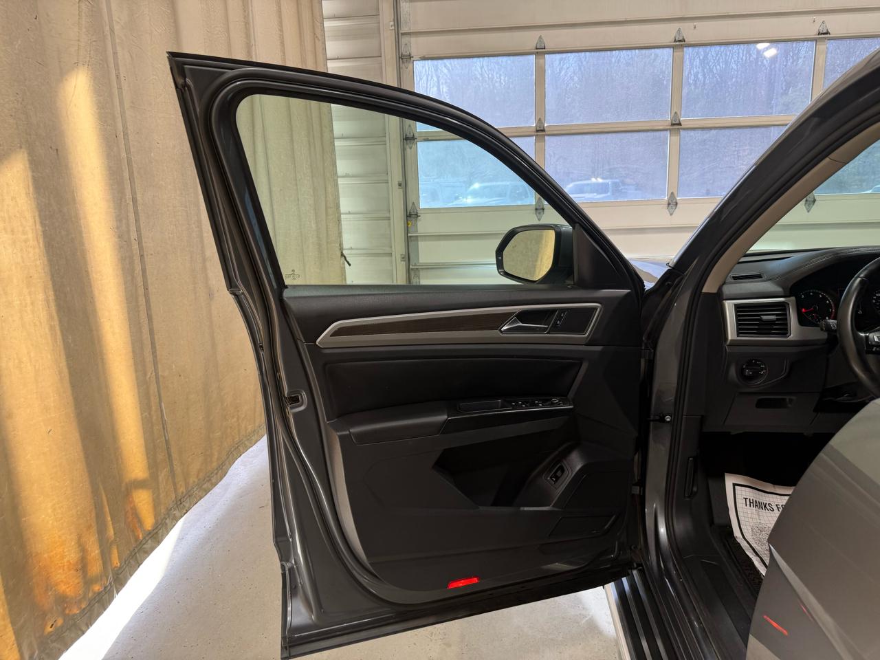 Volkswagen Atlas 3.6L V6 SE w/Technology FWD 2019