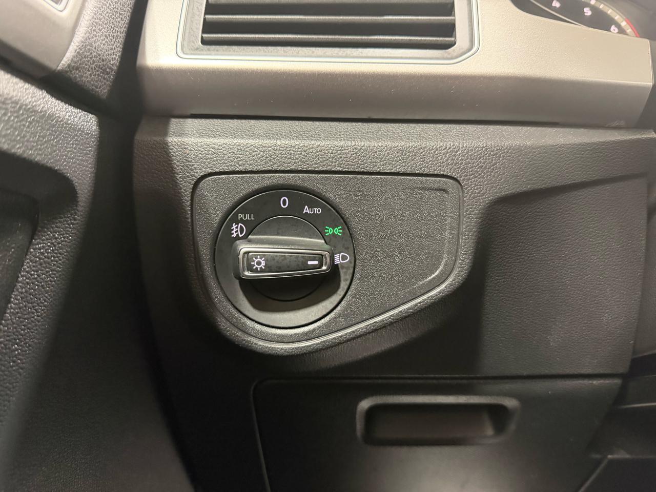 Volkswagen Atlas 3.6L V6 SE w/Technology FWD 2019