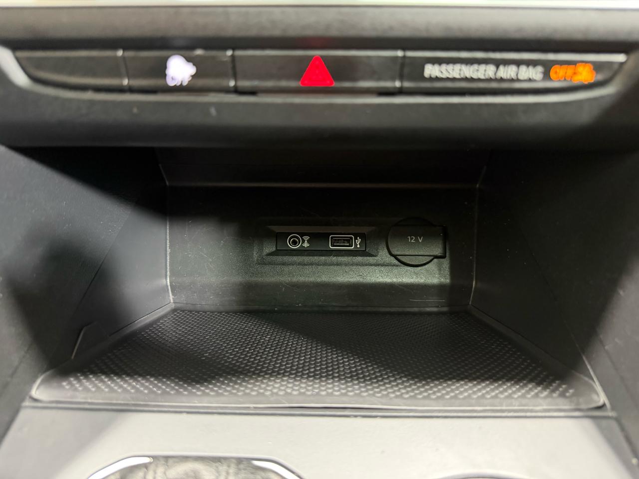 Volkswagen Atlas 3.6L V6 SE w/Technology FWD 2019