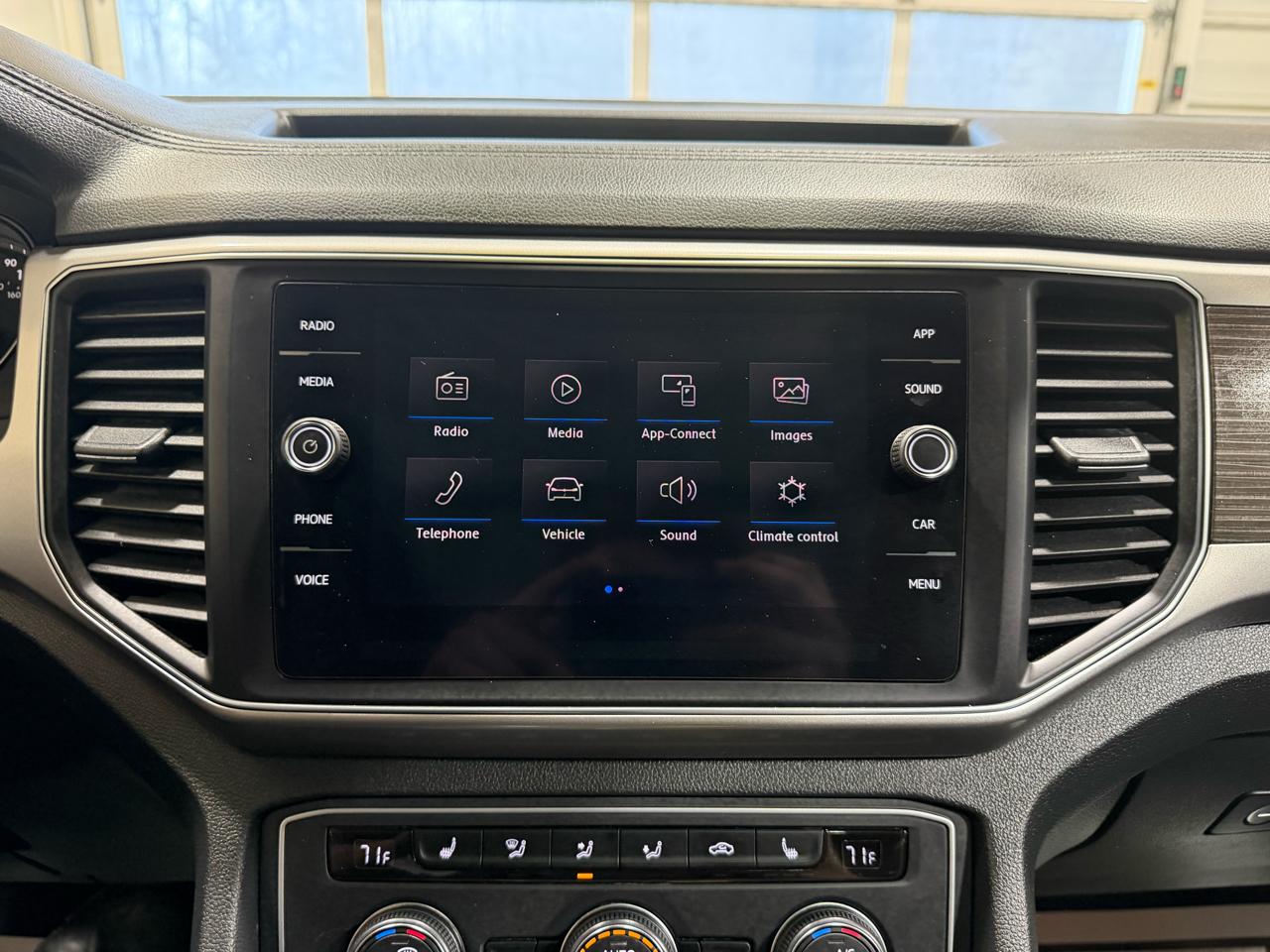 Volkswagen Atlas 3.6L V6 SE w/Technology FWD 2019