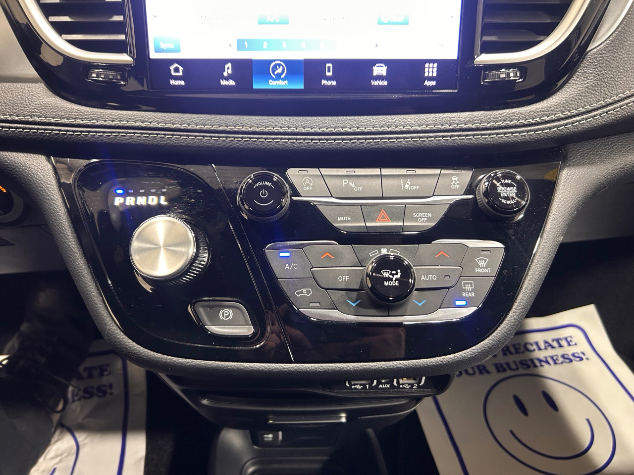 Chrysler Pacifica Touring FWD 2023