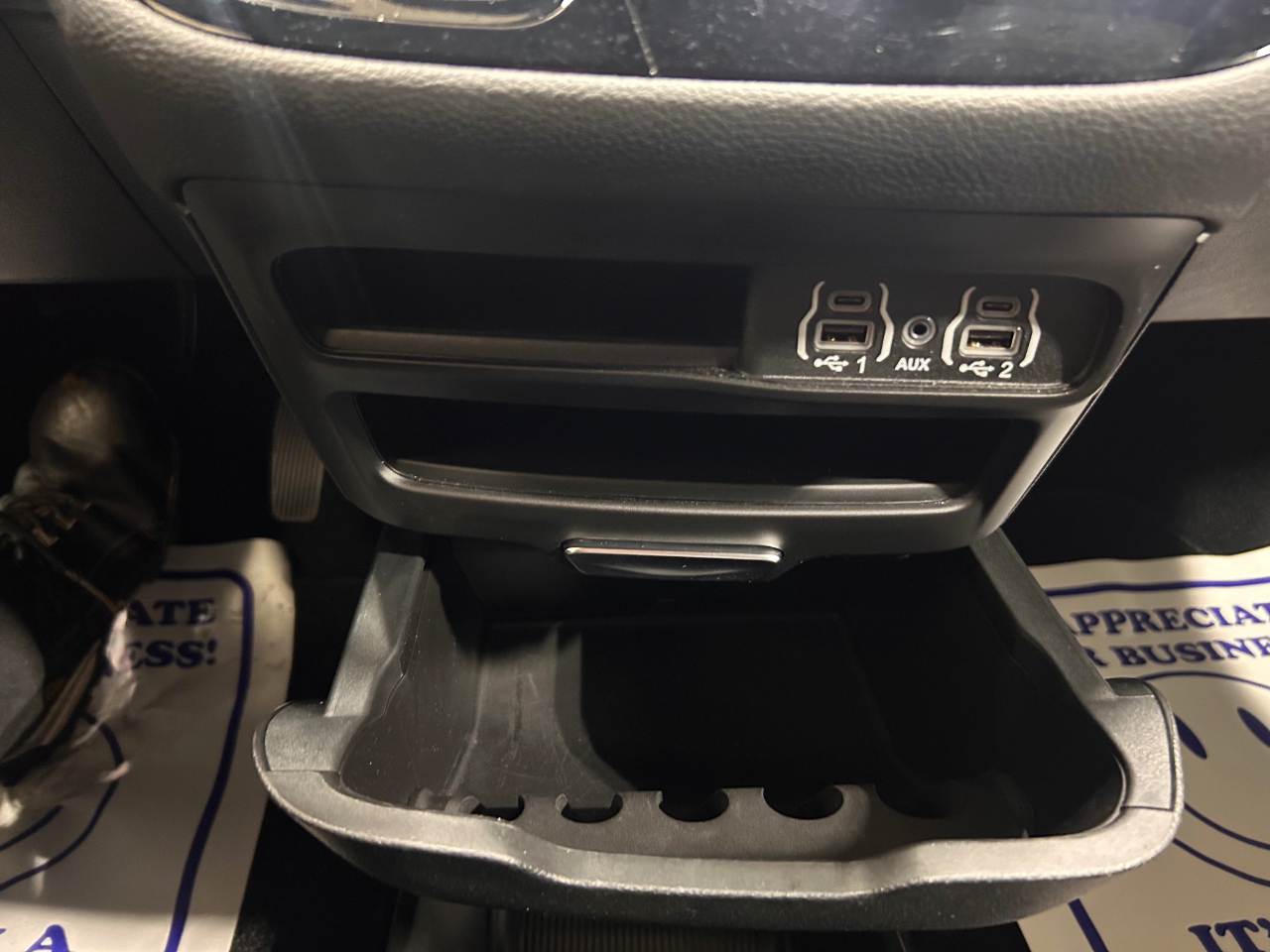 Chrysler Pacifica Touring FWD 2023