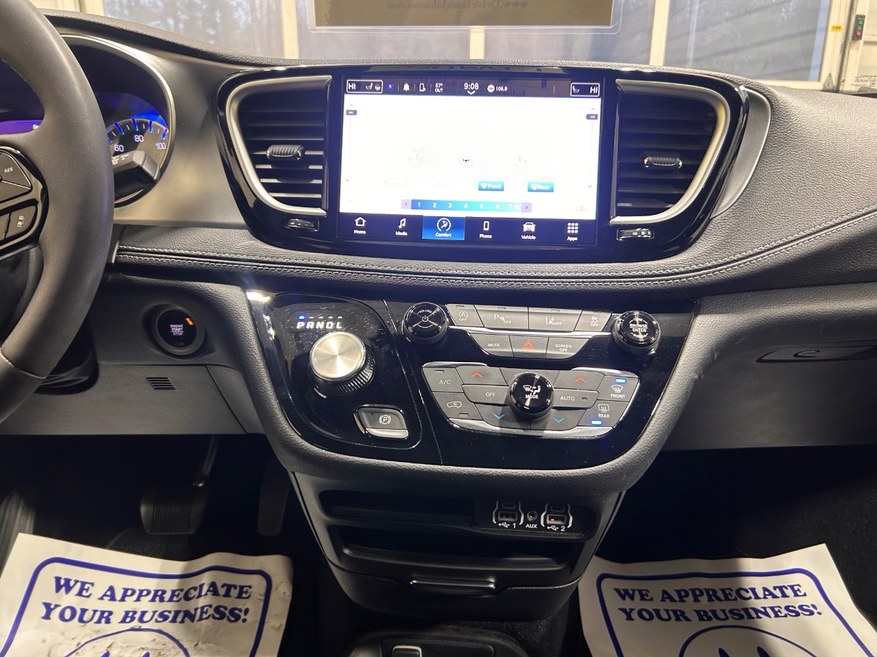 Chrysler Pacifica Touring FWD 2023