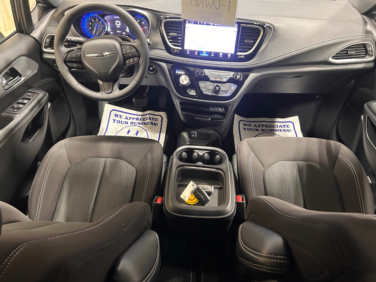 Chrysler Pacifica Touring FWD 2023