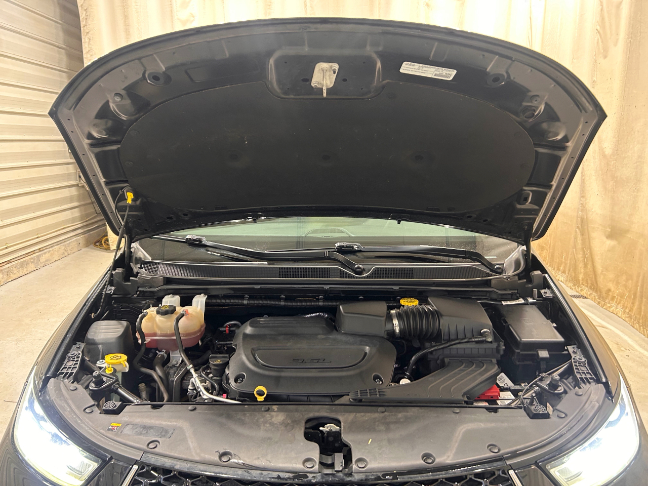 Chrysler Pacifica Touring FWD 2023