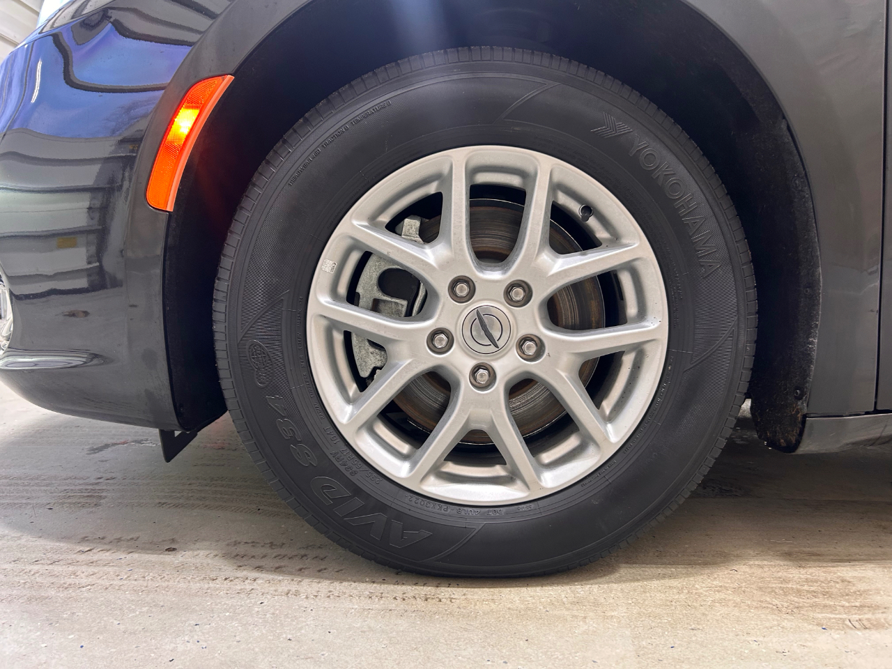 Chrysler Pacifica Touring FWD 2023