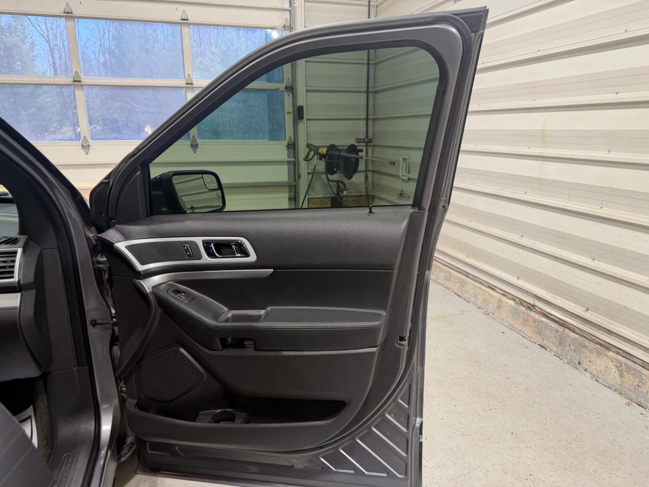 Ford Explorer FWD 4dr XLT 2014