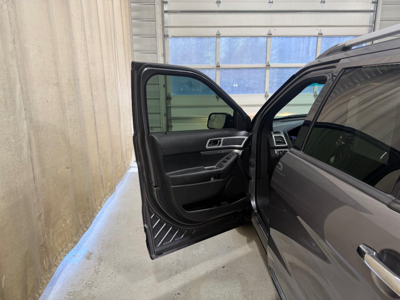 Ford Explorer FWD 4dr XLT 2014