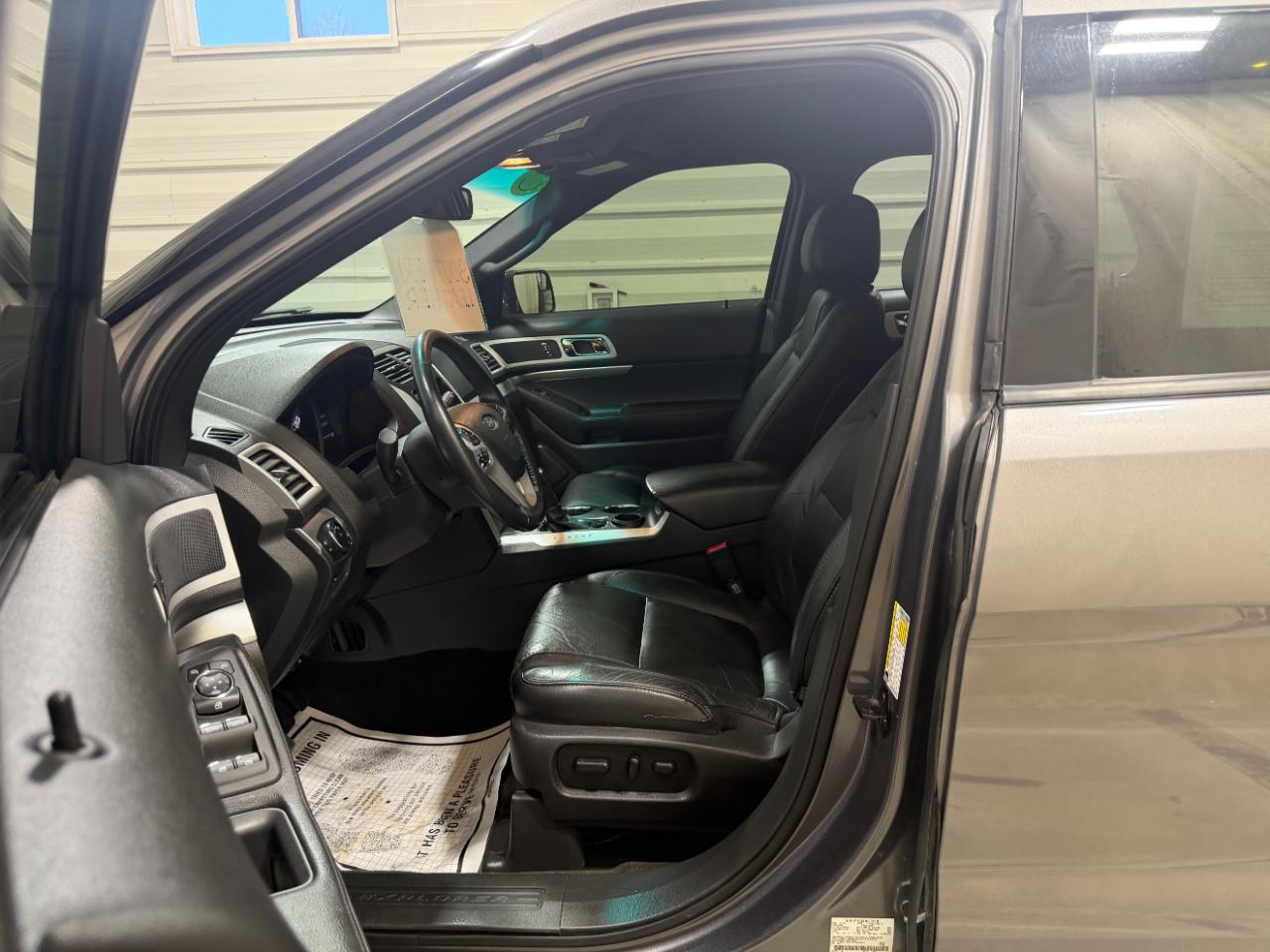 Ford Explorer FWD 4dr XLT 2014