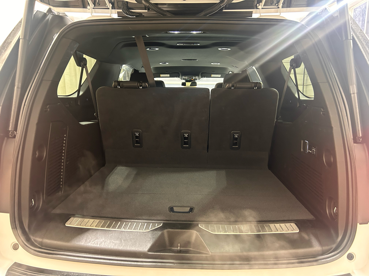 Chevrolet Suburban 4WD 4dr Premier 2023