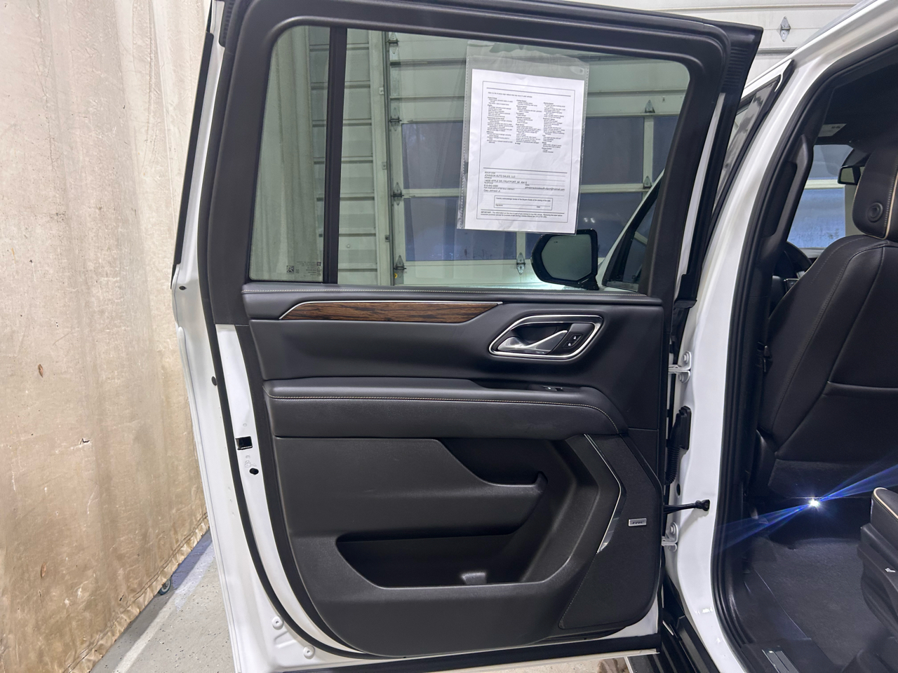 Chevrolet Suburban 4WD 4dr Premier 2023