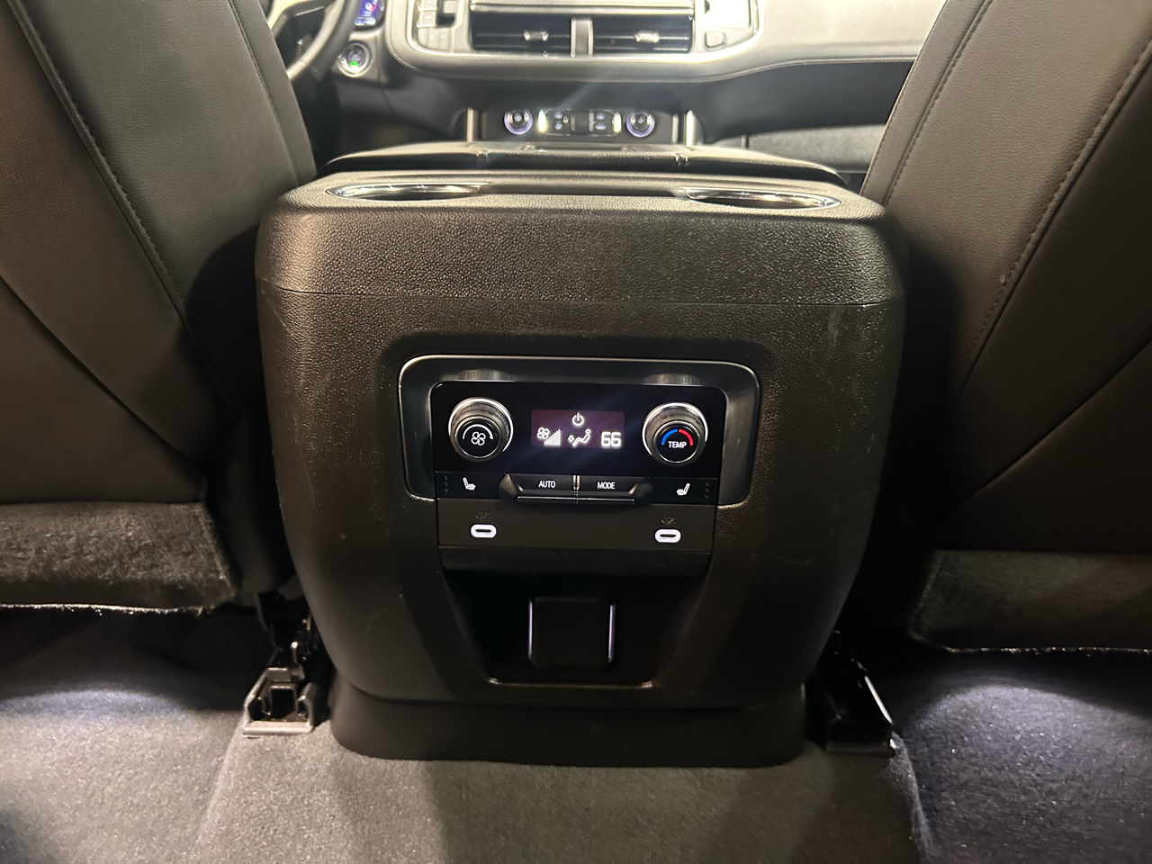 Chevrolet Suburban 4WD 4dr Premier 2023