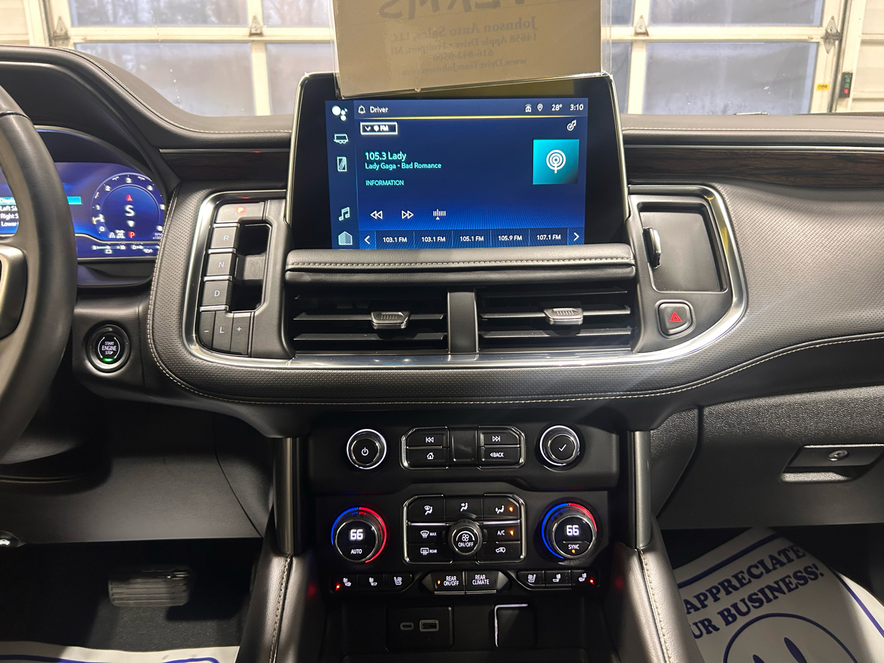 Chevrolet Suburban 4WD 4dr Premier 2023