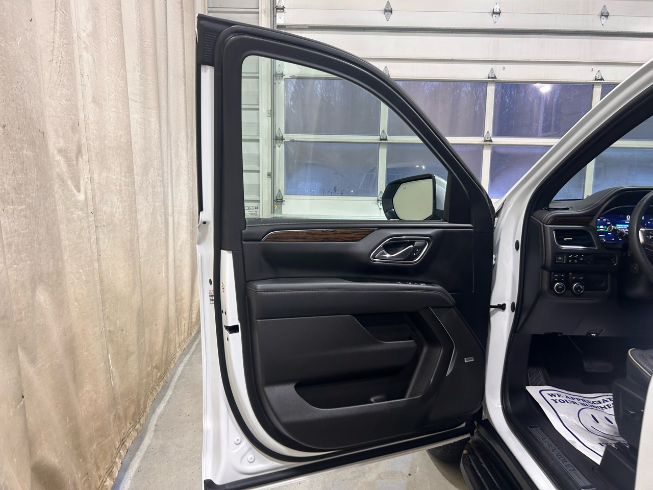 Chevrolet Suburban 4WD 4dr Premier 2023