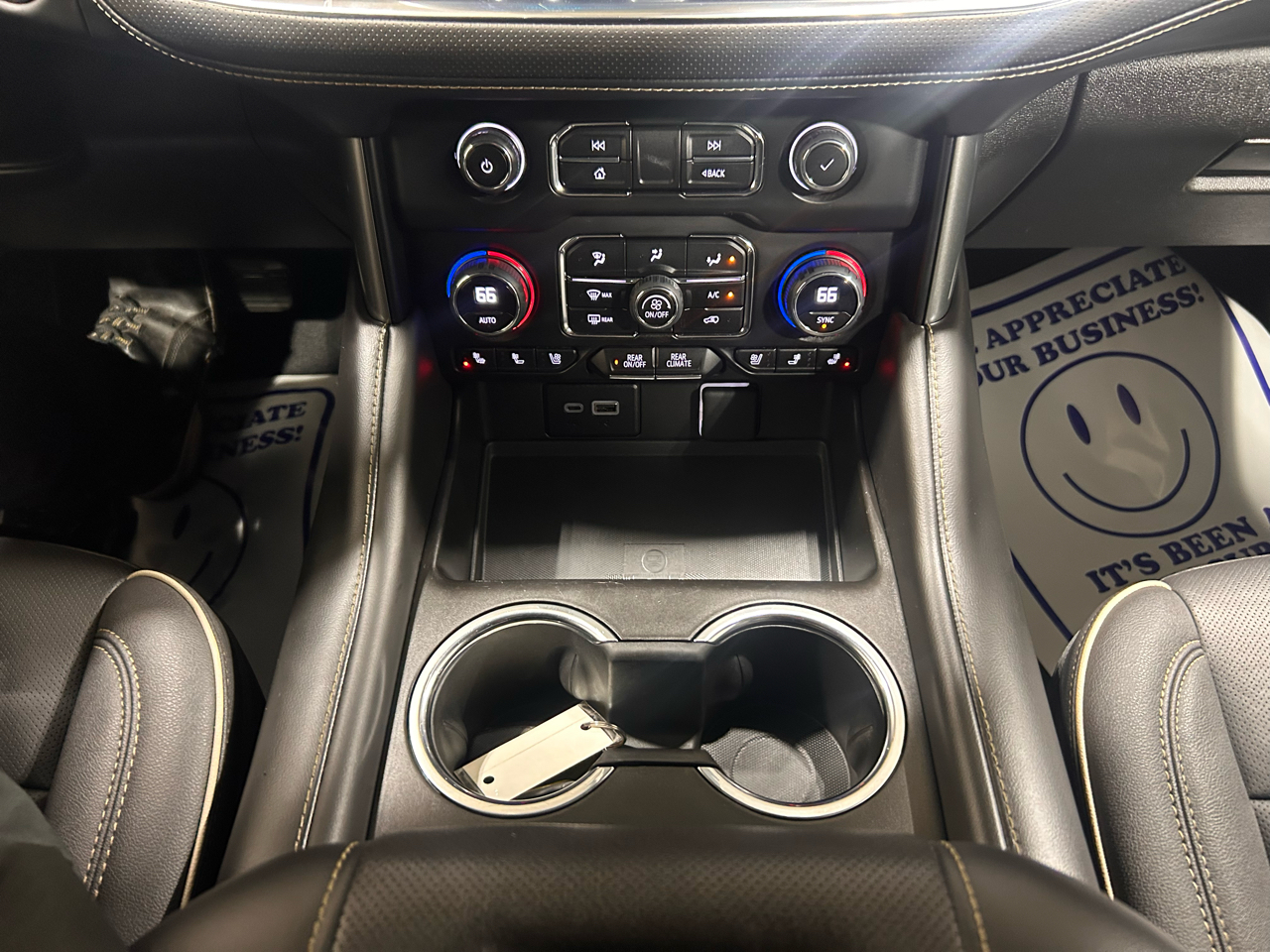 Chevrolet Suburban 4WD 4dr Premier 2023