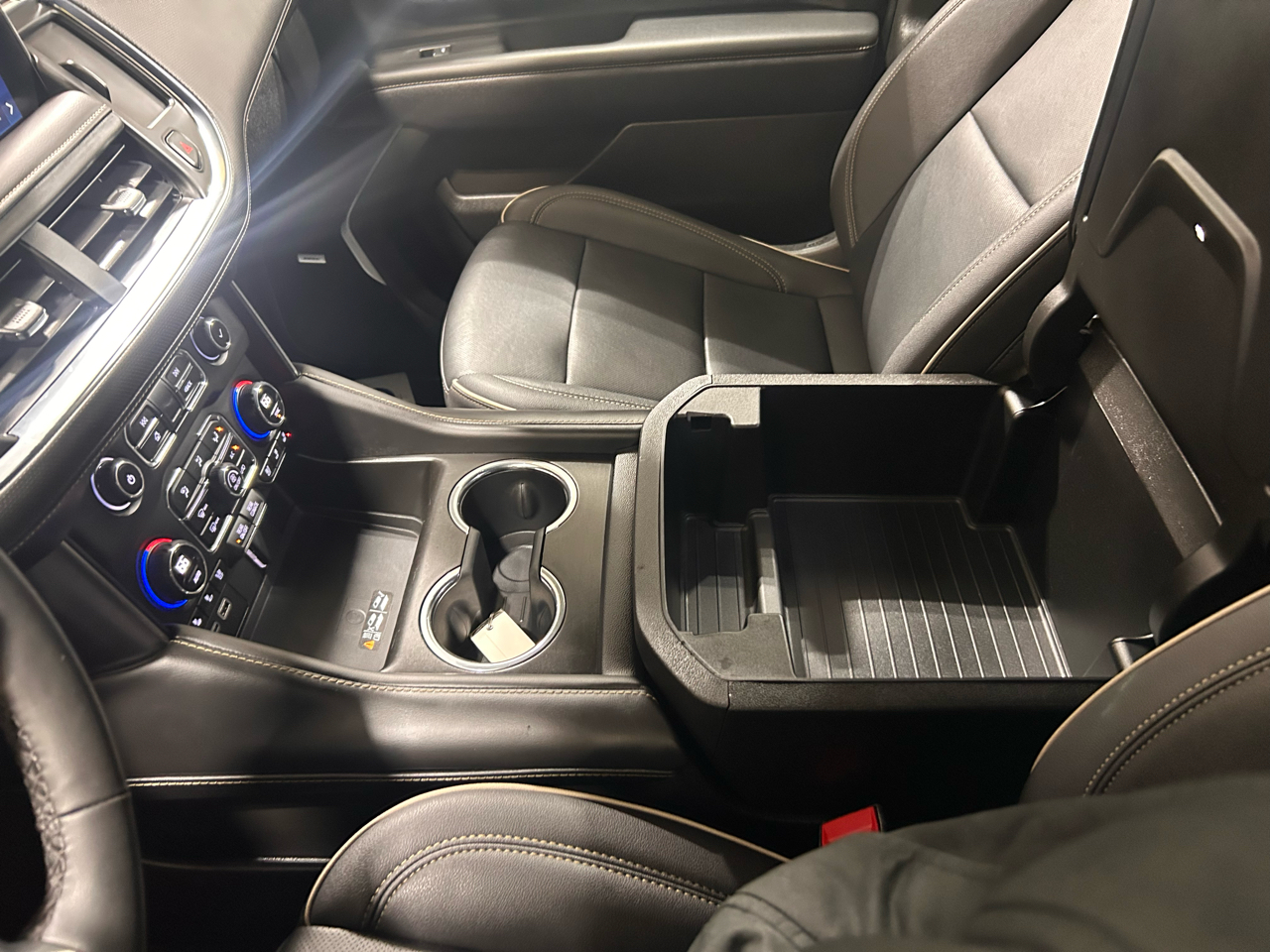 Chevrolet Suburban 4WD 4dr Premier 2023