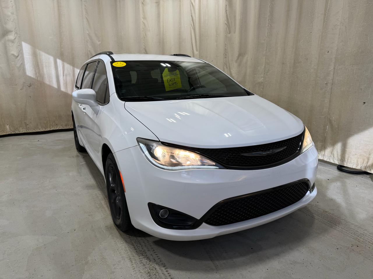 Chrysler Pacifica Touring L FWD 2019