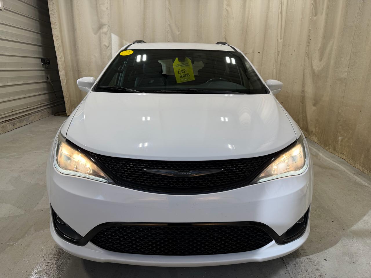 Chrysler Pacifica Touring L FWD 2019